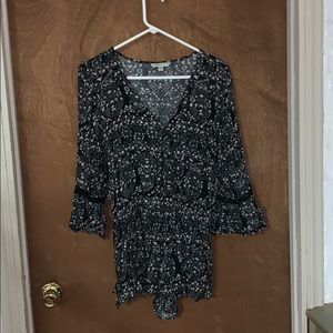 American Eagle black/white floral romper
